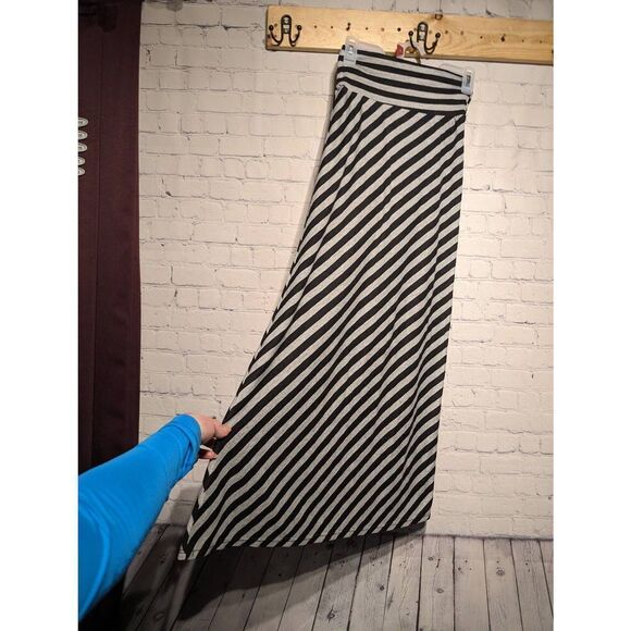 😊 Down east striped maxi skirt size xs - Picture 2 of 4